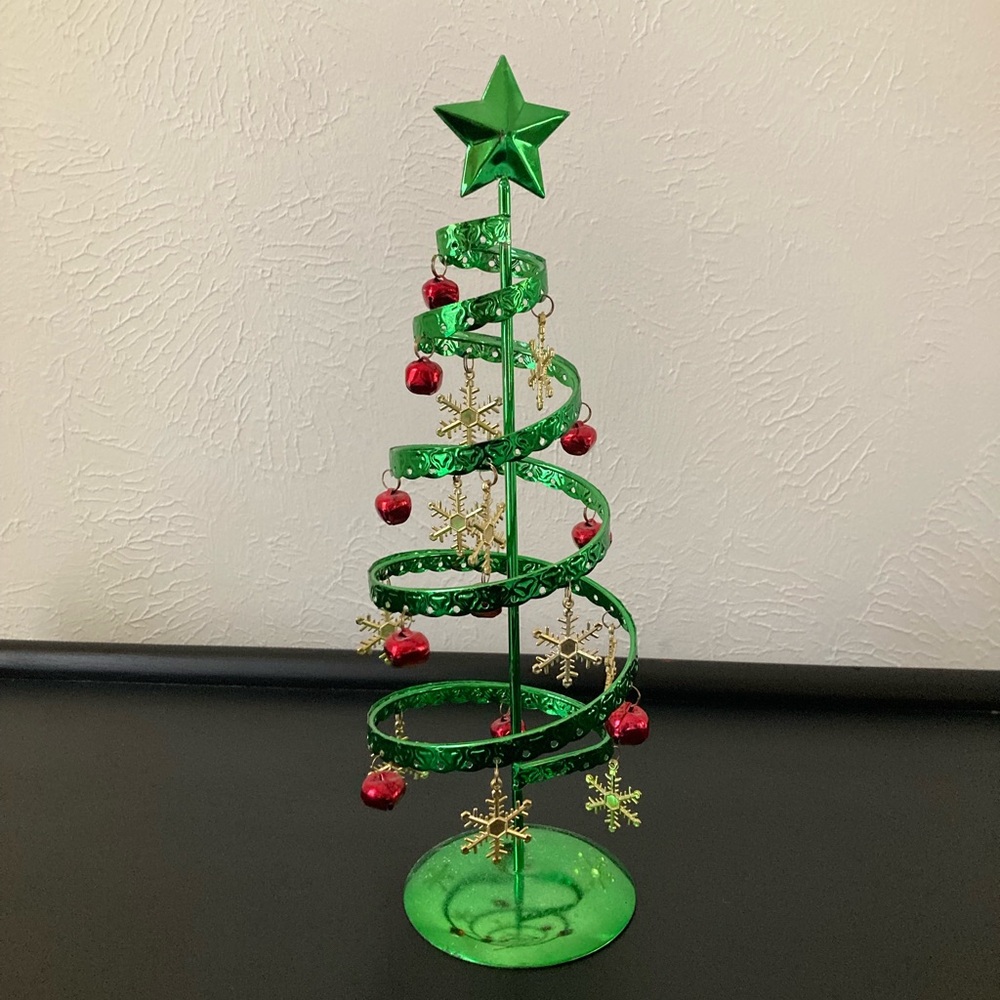Festive Green Spiral Tree with Red Accents